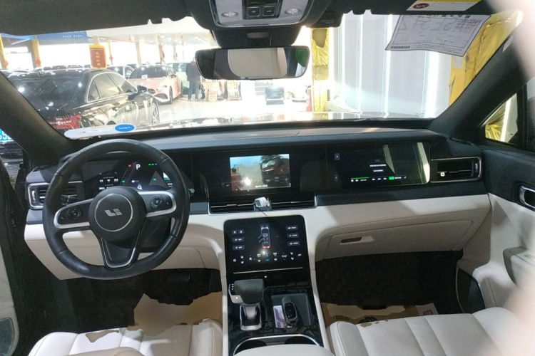 理想汽车 理想ONE 2020款 增程6座版中控内饰7002