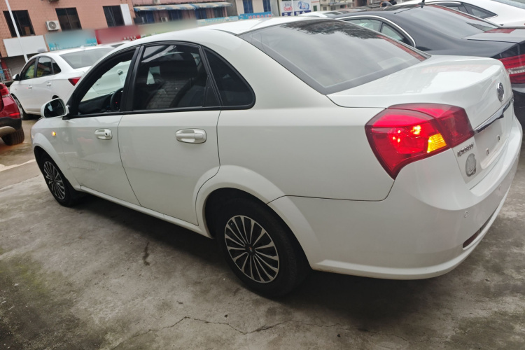 别克 凯越 2013款 1.5L 自动经典型车身外观4