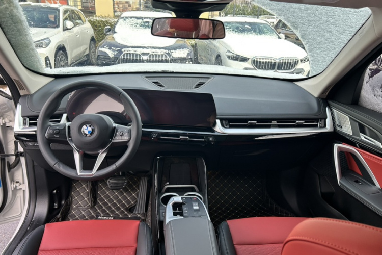 宝马X1 2023款 sDrive25Li X设计套装中控内饰7006