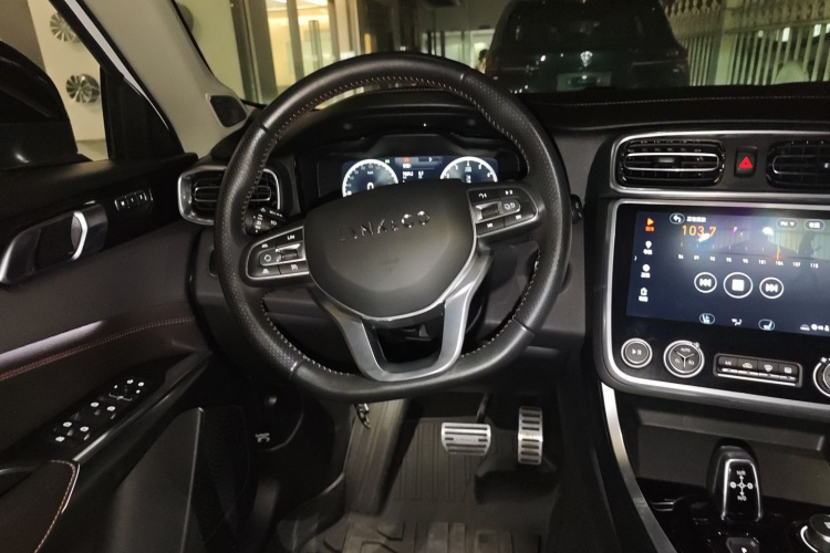 领克01 2017款 2.0T 四驱劲Pro版局部细节13