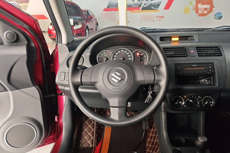 铃木 雨燕 2014款 1.3L 手动标准型中控内饰13