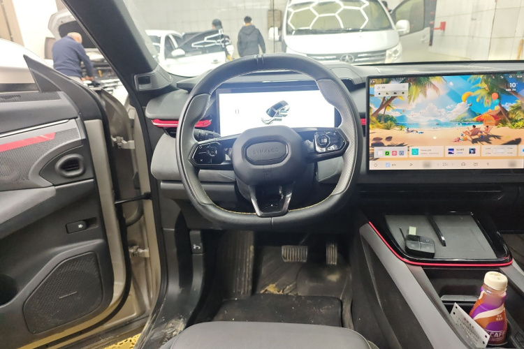 领克08 EM-P 2023款 120km 长续航Halo局部细节13