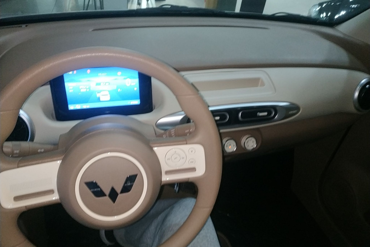 五菱汽车 宏光MINIEV 2025款 四门版 进阶款中控内饰12