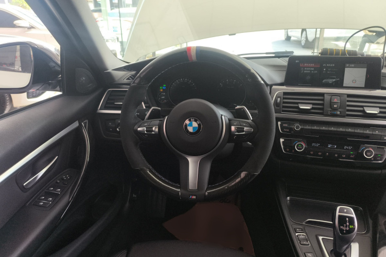 宝马3系 2019款 320Li M运动曜夜版局部细节13