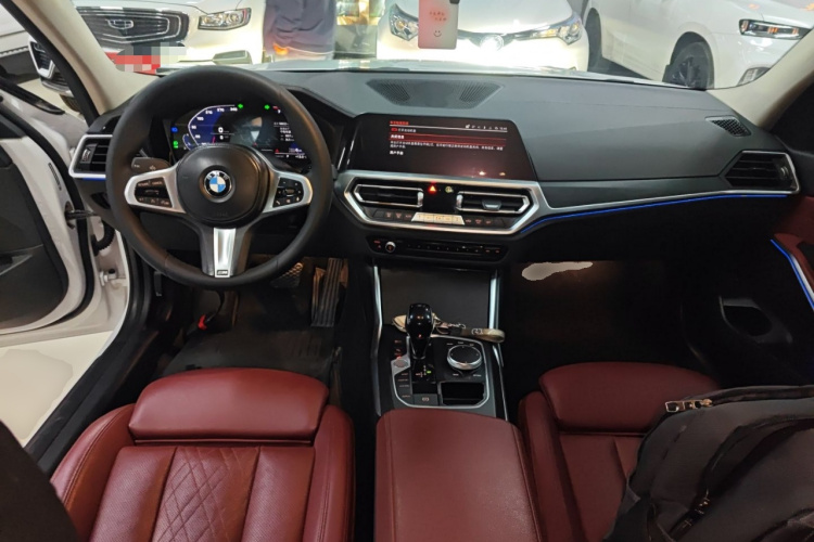 宝马3系 2022款 改款 325i M运动套装中控内饰12