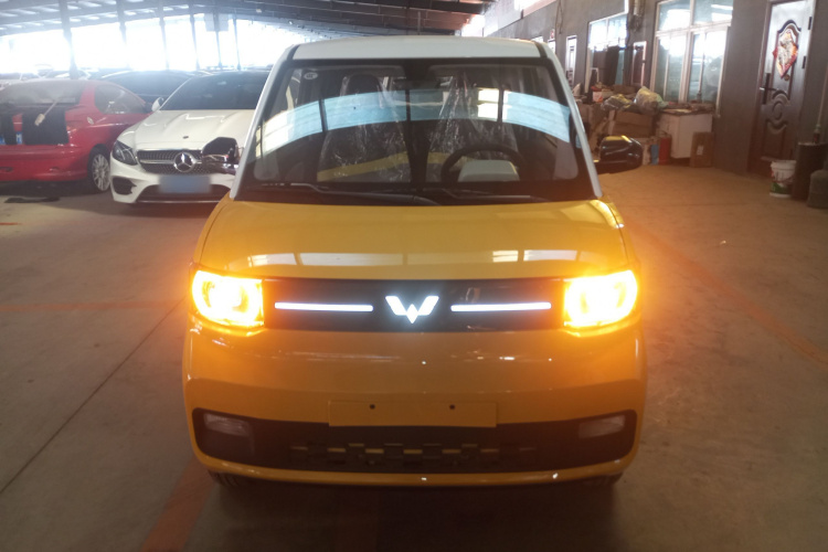 五菱汽车 宏光MINIEV 2022款 马卡龙臻享款 磷酸铁锂车身外观2