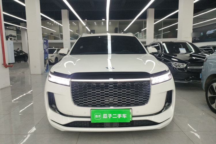 理想汽车 理想ONE 2021款 增程6座版车身外观2