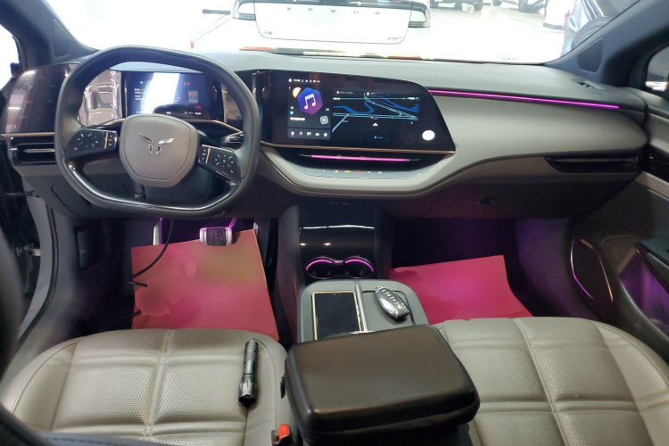 红旗EH7 2024款 690 Pro中控内饰12