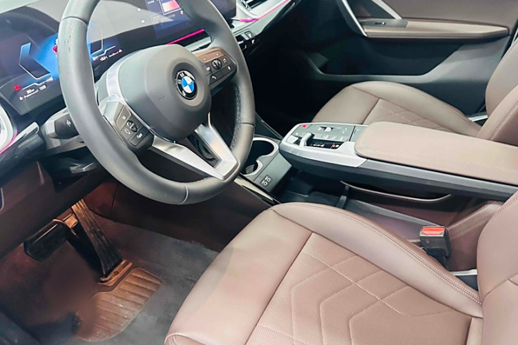 宝马X1 2023款 sDrive20Li X设计套装中控内饰7005