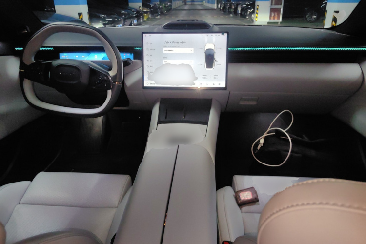 领克Z10 2024款 95kWh 702km四驱智驾Ultra中控内饰12