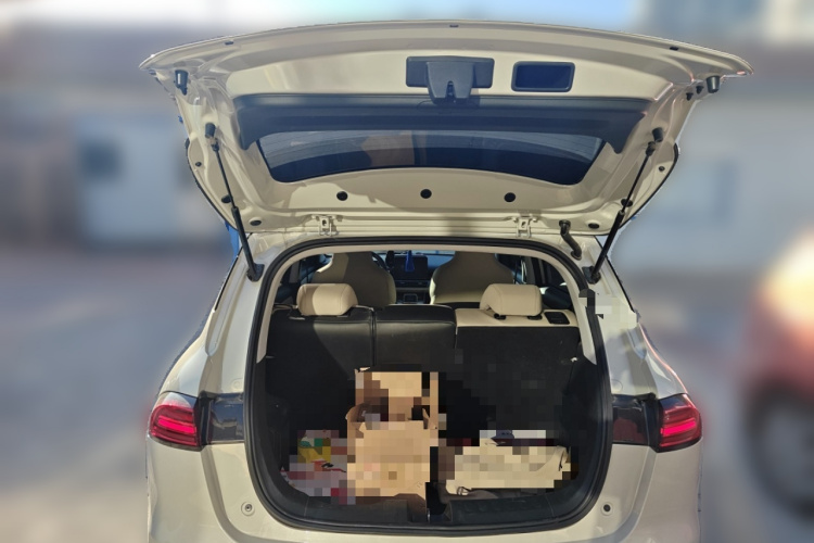 五菱汽车 五菱缤果PLUS 2024款 330km 五座版中控内饰23