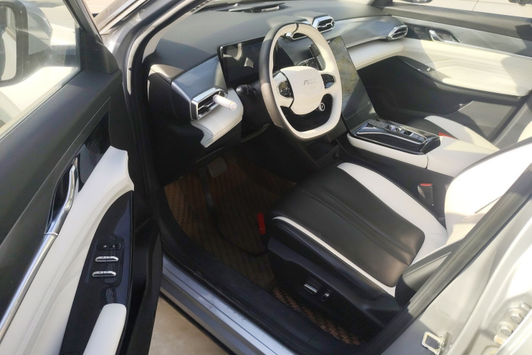 东风风神 皓瀚 2023款 DH-i 1.5T 尊贵版中控内饰7003