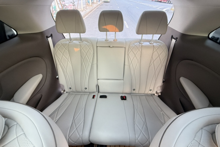 腾势D9 2022款 DM-i 1040 尊贵型中控内饰7004