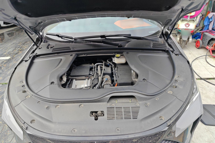 比亚迪 唐新能源 2025款 DM-i 115KM 旗舰型机舱底盘24