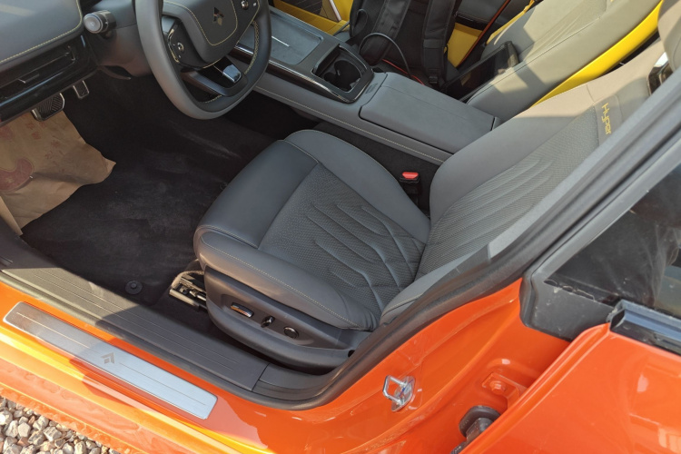 昊铂GT 2023款 710后驱超充Max版中控内饰19