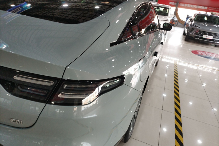 零跑汽车 零跑C01 2024款 增程 316尊享版车身外观9