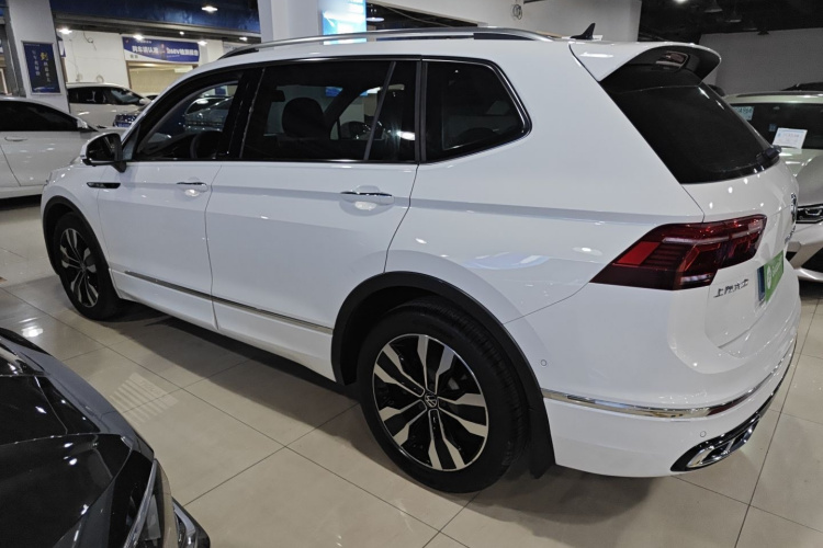 大众 途观L 2022款 330TSI 自动两驱R-Line越享版车身外观4