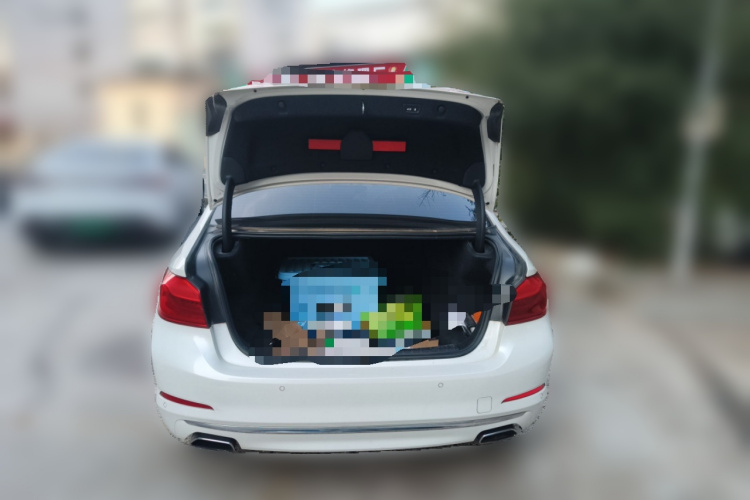 宝马5系 2018款 改款 530Li 尊享型 豪华套装中控内饰23