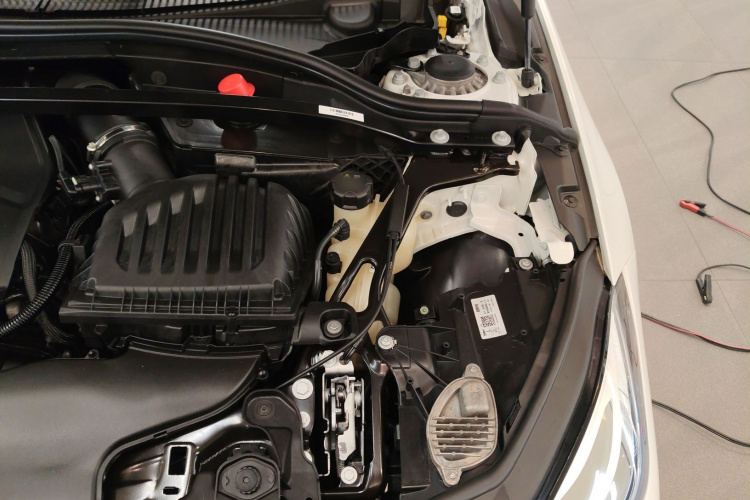 宝马2系(进口) 2023款 225i 四门轿跑车 M运动曜夜套装机舱底盘26