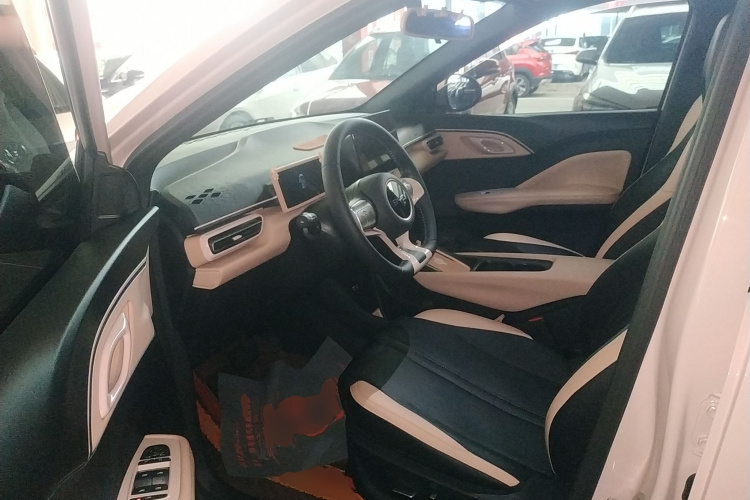 比亚迪 海鸥 2024款 荣耀版 305km 自由版中控内饰20