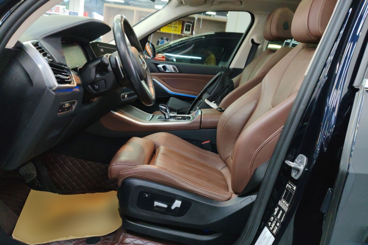 宝马X5(进口) 2022款 xDrive30i M运动套装中控内饰19