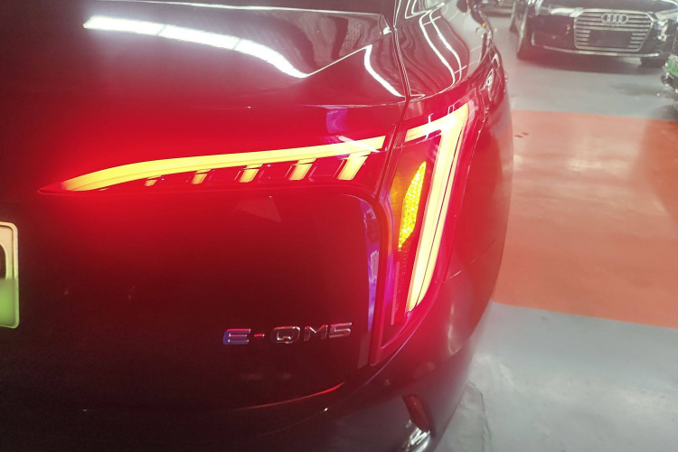 红旗E-QM5 2022款 431km 充电乐享版车身外观6006