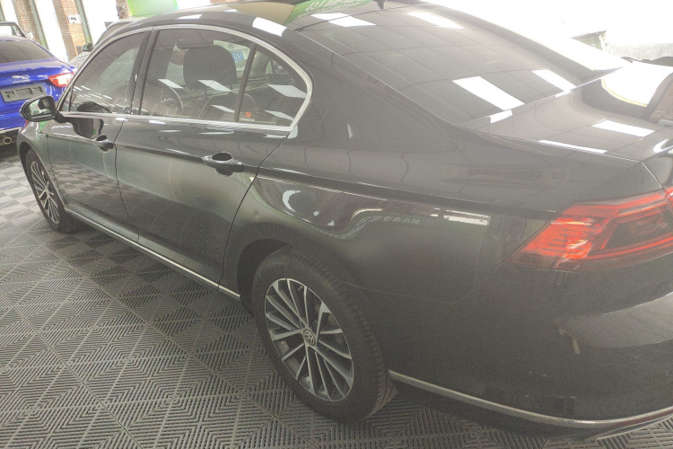 大众 迈腾 2020款 330TSI DSG 豪华型车身外观4