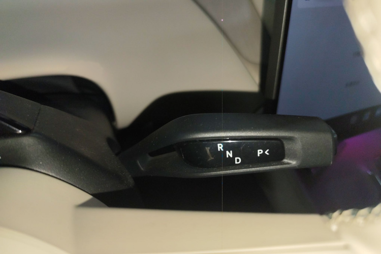 小米汽车 小米YU7 2025款 超长续航高性能四驱Max版局部细节18