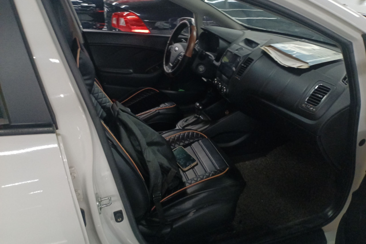 起亚K3 2015款 1.6L 自动GL局部细节41