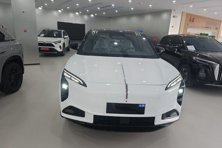 红旗天工08 2025款 605先锋版车身外观2