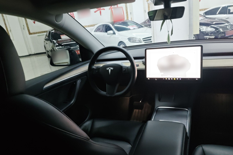 特斯拉 Model Y 2022款 改款 后轮驱动版中控内饰13