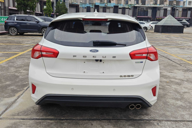 福特 福克斯 2020款 两厢 EcoBoost 180 自动锋潮型车身外观6005