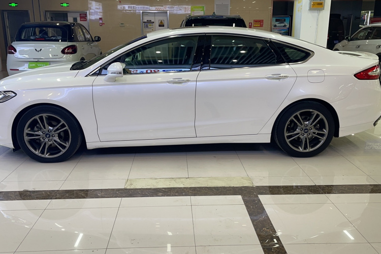 福特 蒙迪欧 2013款 2.0L GTDi240豪华运动型车身外观6003