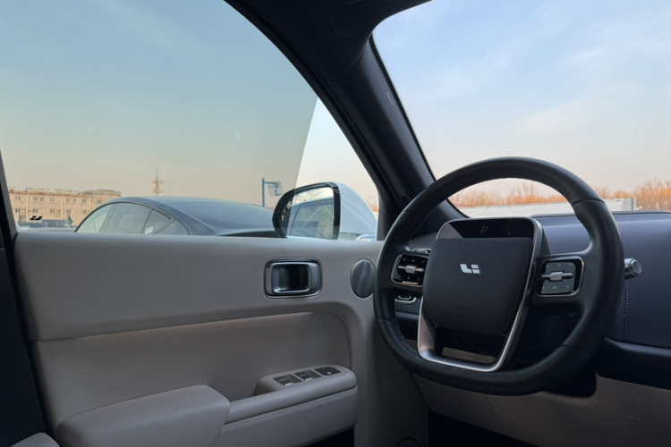 理想汽车 理想L7 2023款 Pro中控内饰7009