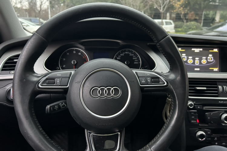 奥迪A4L 2015款 35 TFSI 自动标准型局部细节13