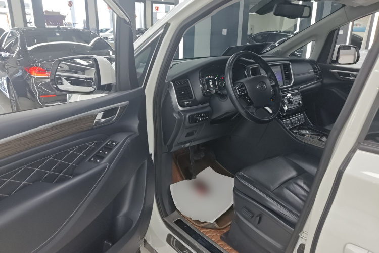 广汽传祺 传祺M8 2020款 领航款 390T 尊贵版中控内饰20