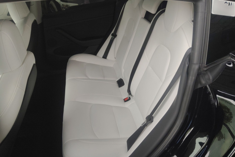 特斯拉 Model 3 2022款 后轮驱动版中控内饰21