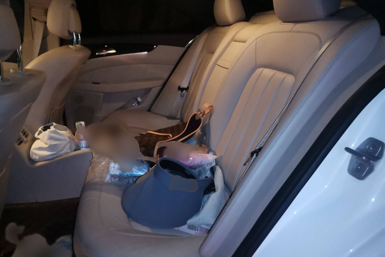 奔驰CLS 2017款 CLS 260逸彩版中控内饰7004