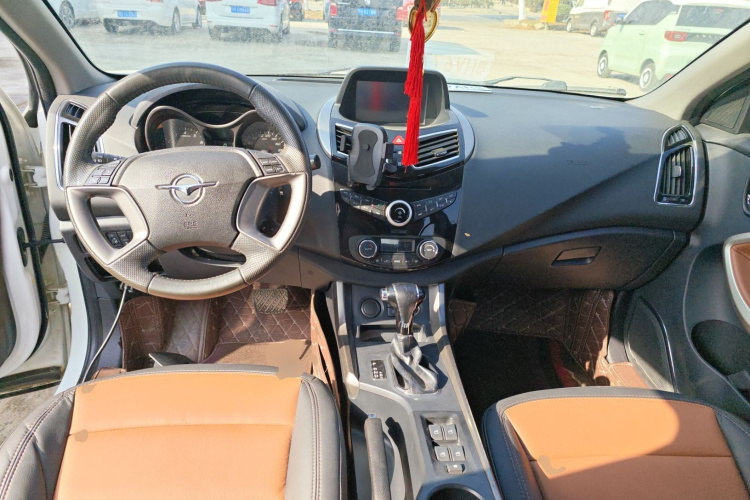 海马S5 2015款 1.5T CVT豪华型运动版中控内饰12