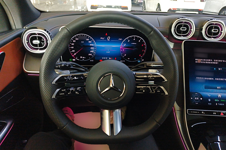 奔驰GLC 2025款 改款 GLC 260 L 4MATIC 豪华型局部细节13