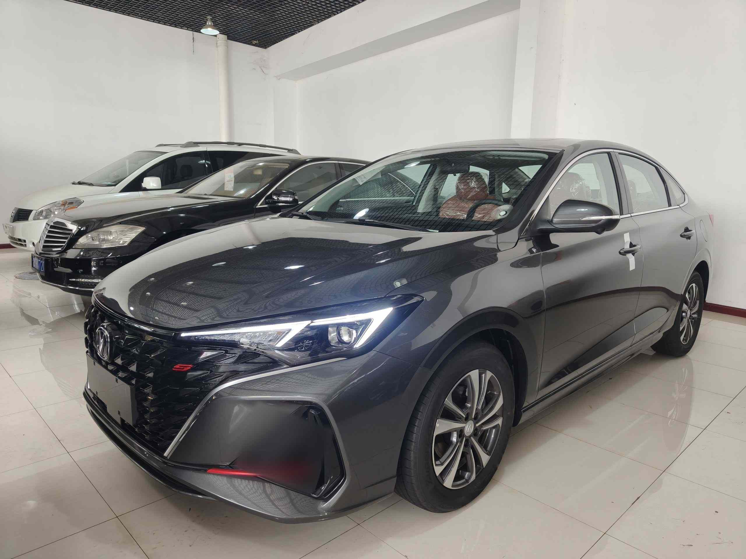 长安 逸动 2025款 PLUS 1.4T 双离合高能版(2)