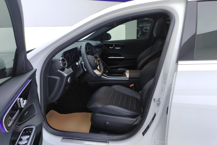 奔驰C级 2022款 改款 C 200 L 运动版中控内饰19