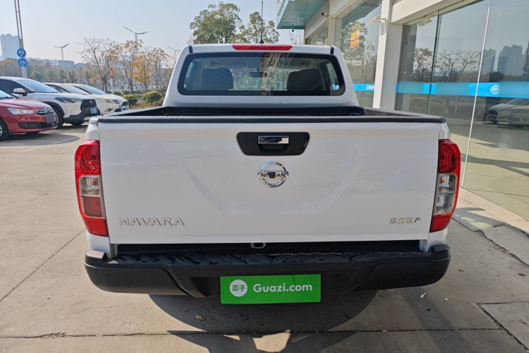 日产 纳瓦拉 2021款 2.5L 改款 手动两驱舒适型QR25车身外观6004