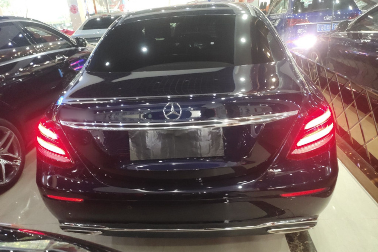 奔驰E级 2016款 E 300 L 时尚型车身外观6