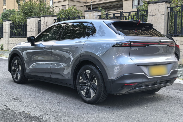 深蓝汽车 深蓝S05 2024款 510Plus纯电版车身外观6006