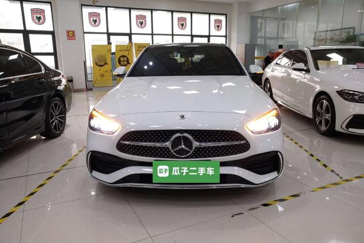 奔驰C级 2024款 C 200 L 运动版车身外观2