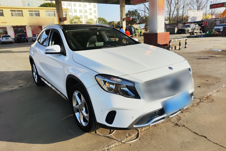 奔驰GLA 2019款 GLA 200 动感型车身外观3
