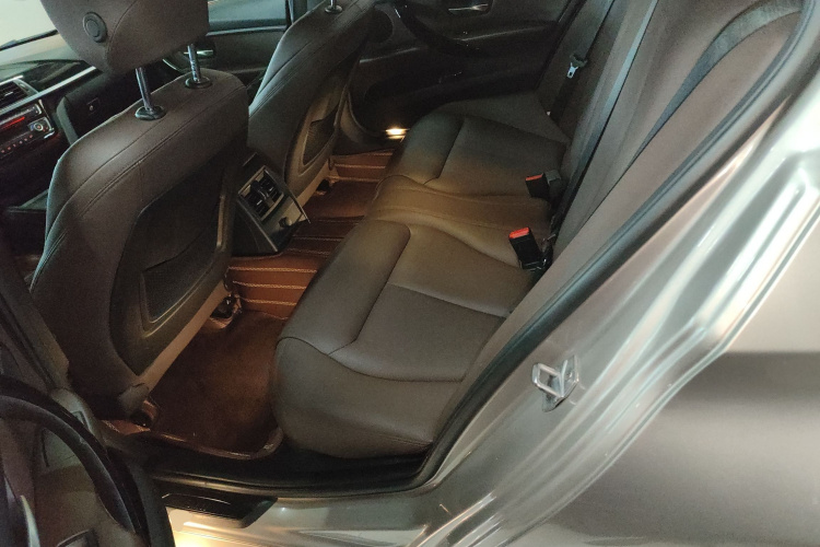 宝马3系 2019款 320Li 时尚型中控内饰21