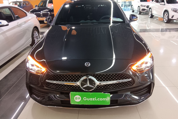 奔驰C级 2023款 改款 C 200 L 运动版车身外观2