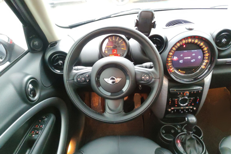 MINI Countryman 2016款 1.6T COOPER ALL4 Park Lane局部细节13